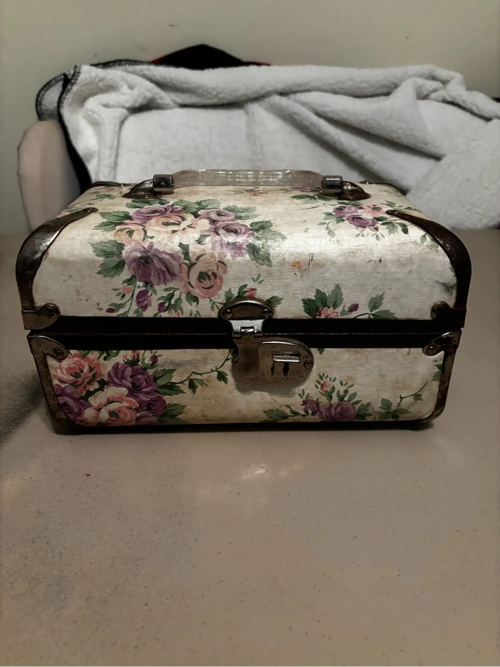 Vintage Floral Cosmetic Train Case - Cream and Rose